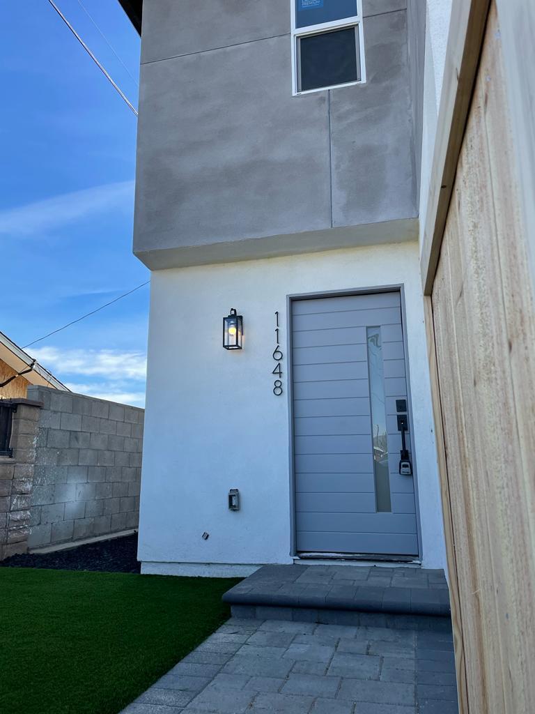 Building Photo - 11648 Arminta St