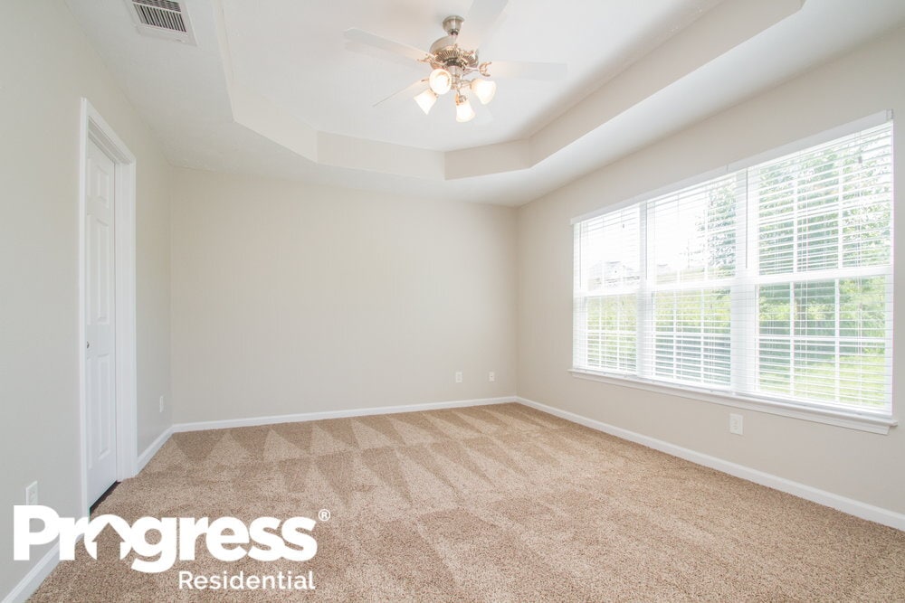 Building Photo - 110 Lyndhurst Dr