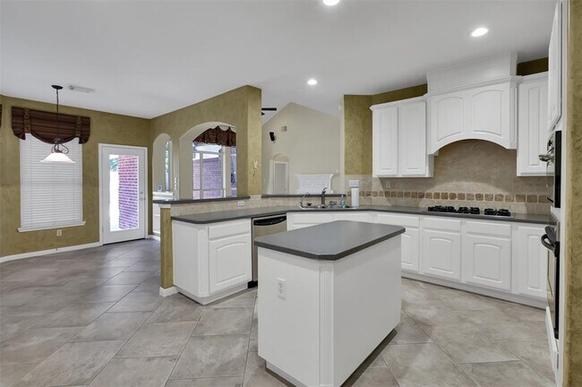 Building Photo - 11727 Briar Canyon Ct