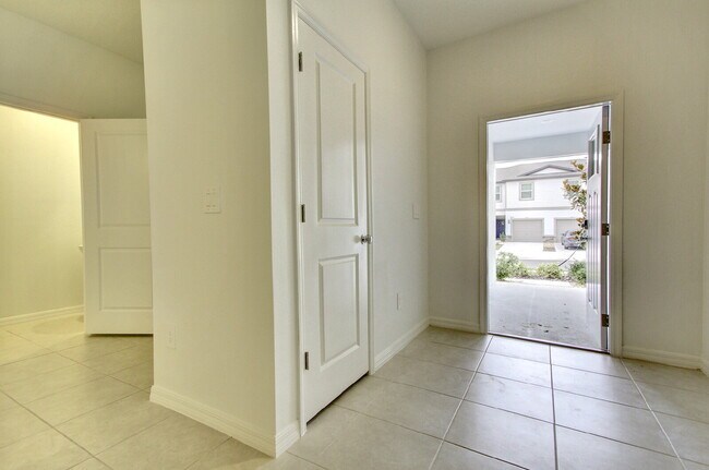 Building Photo - Lagoon Living