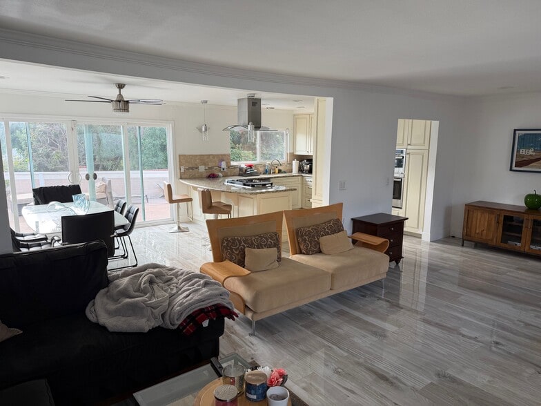 Primary Photo - 2396 Redlands Dr