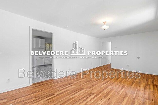 Building Photo - 2220 Bradley St