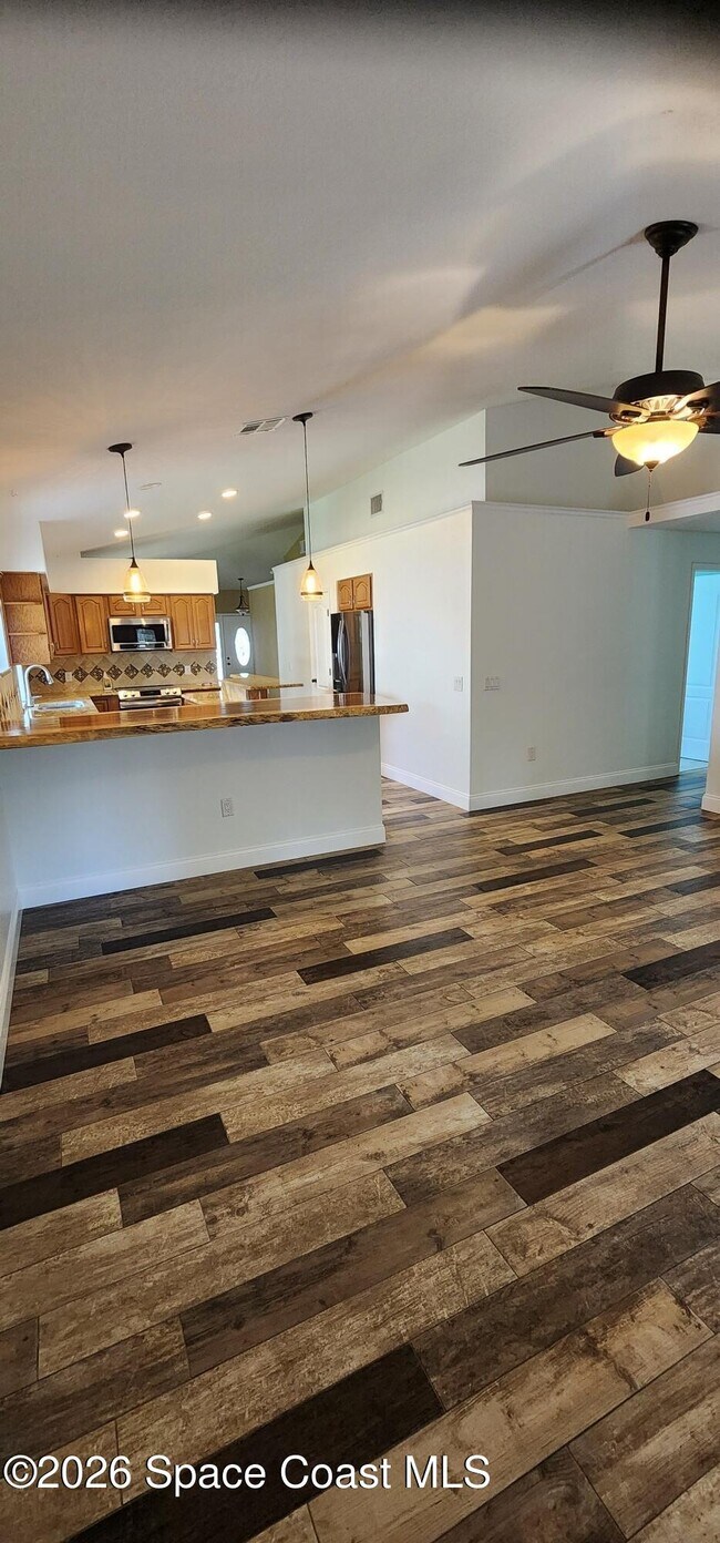 Building Photo - 428 Heathrow Cir