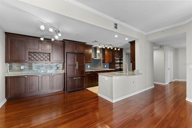 Building Photo - 700 S Harbour Island Blvd
