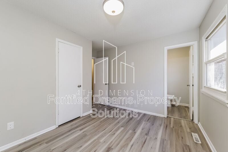 Building Photo - 4930 Rumley Cir