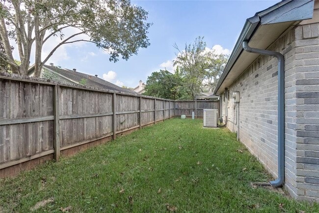 Building Photo - 2034 Creek Valley Ln