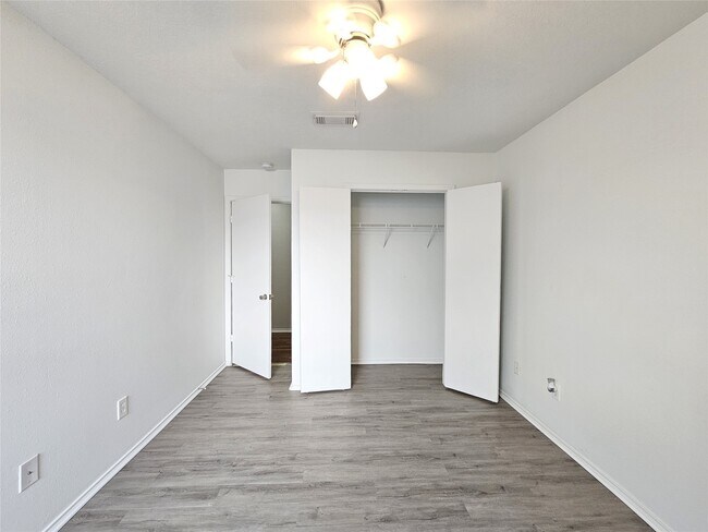 Building Photo - 20806 Dewberry Creek Ln