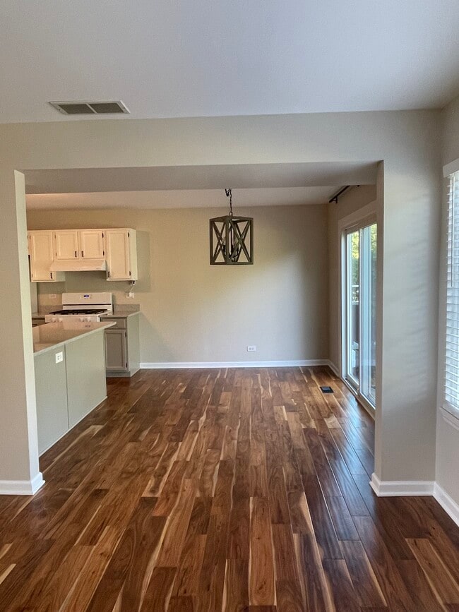 Building Photo - 357 Persimmon Ct