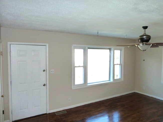 Building Photo - 1722 Nickerson Ave