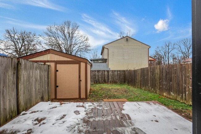 Building Photo - Beautiful 3 Bedroom 1.5 Bathroom Townhome Minutes from Easton