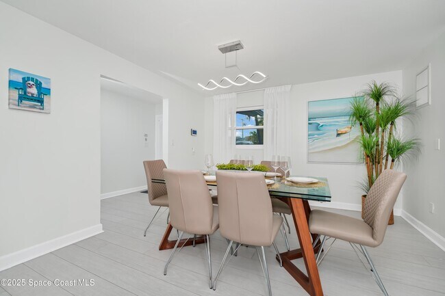 Building Photo - 363 Harbor Dr