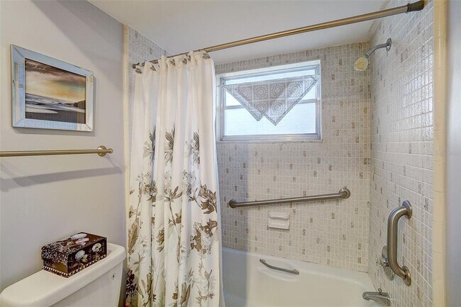 Building Photo - 5108 Brittany Dr S