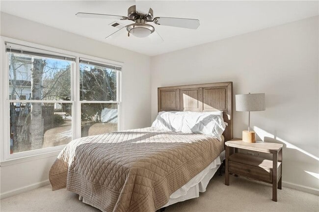 Building Photo - 2050 Willshire Glen