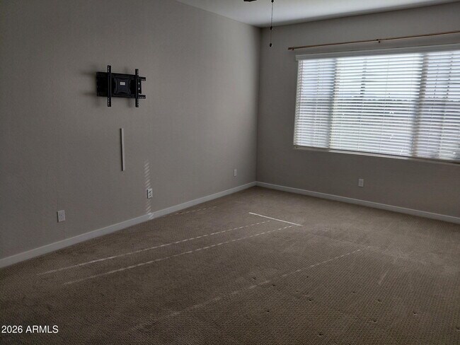 Building Photo - 715 N Sparrow Dr