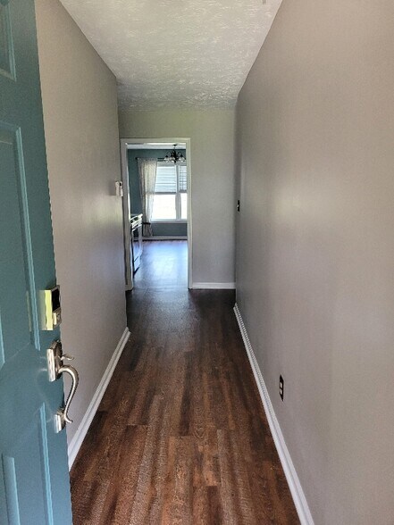 Building Photo - 309 Sparrow Dr