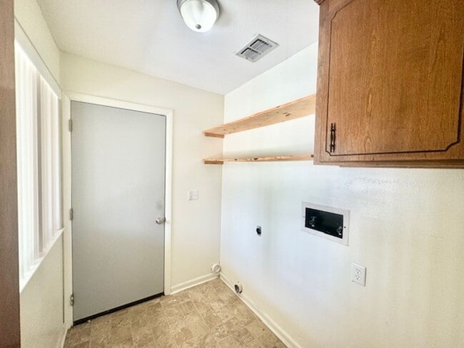 Building Photo - 135 Perdido Cir