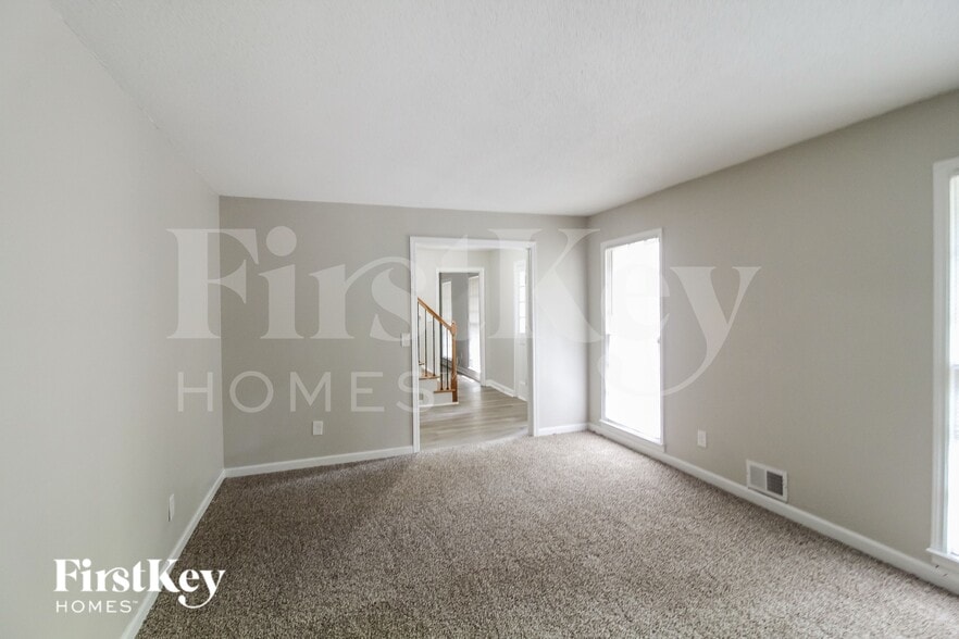 Building Photo - 4618 Forest Pl