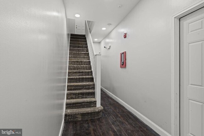 Building Photo - 5237 Chester Ave