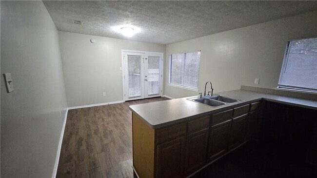 Building Photo - 2673 Stoneview Ct NW