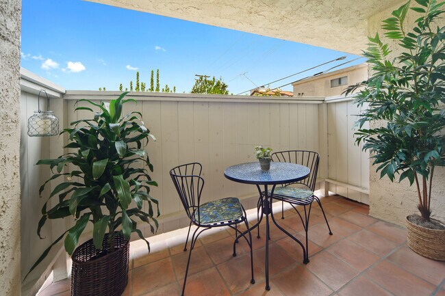 Large Patio - 1244 18th St