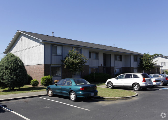 Primary Photo - Carriage Apartments