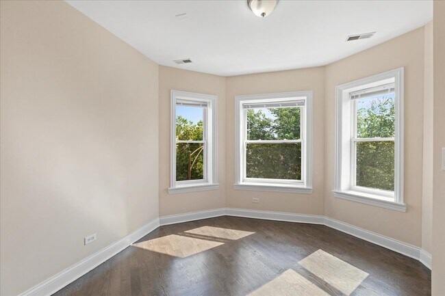 Building Photo - 4022 N Central Park Ave