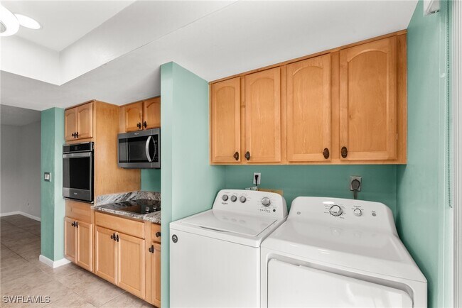 Building Photo - 304 Tudor Dr