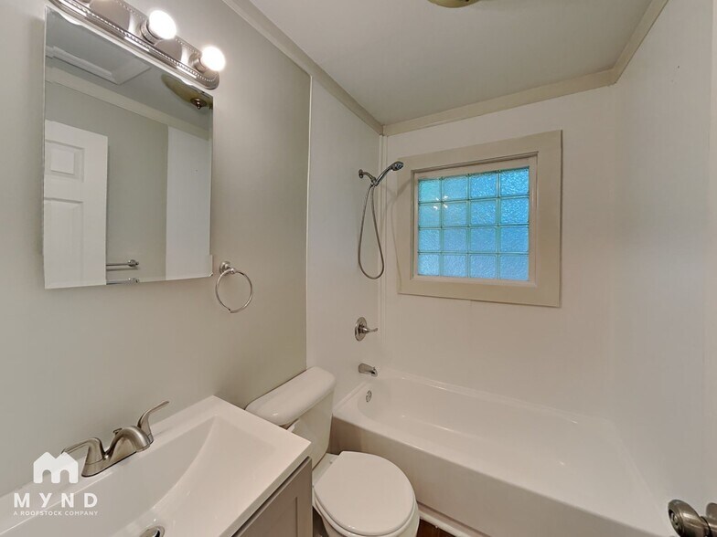 Building Photo - 1713 Sundial Pl