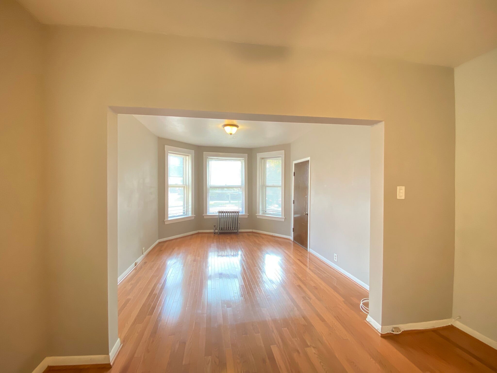 Building Photo - 2232 W Addison St