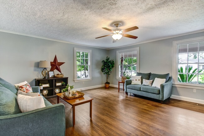 Building Photo - 526 Durant Ave