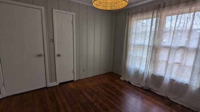 Building Photo - 2417 S Kennedy Ave