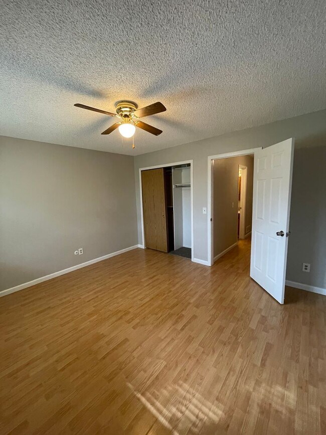 Building Photo - Charming 3-Bedroom Home in Victoria Place neighborhood! MOVE IN SPECIAL!!