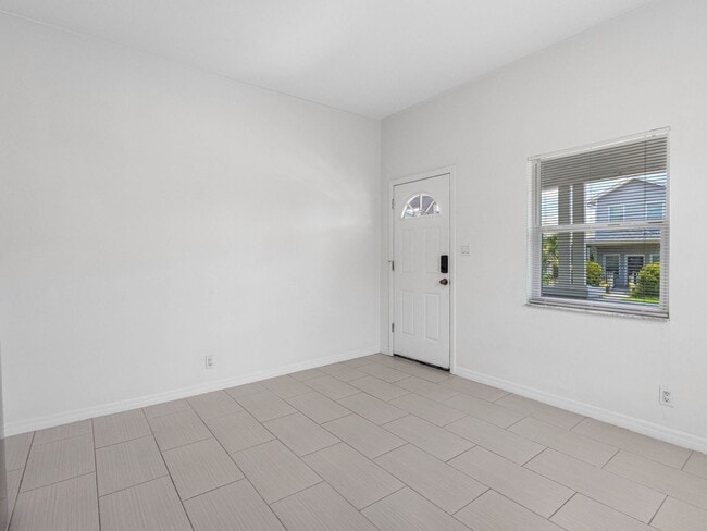 Building Photo - Affordable 3/1.5 West Tampa Home