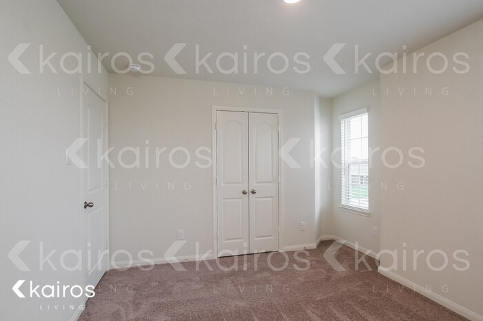 Building Photo - 5602 Sapphire Lagoon Rd