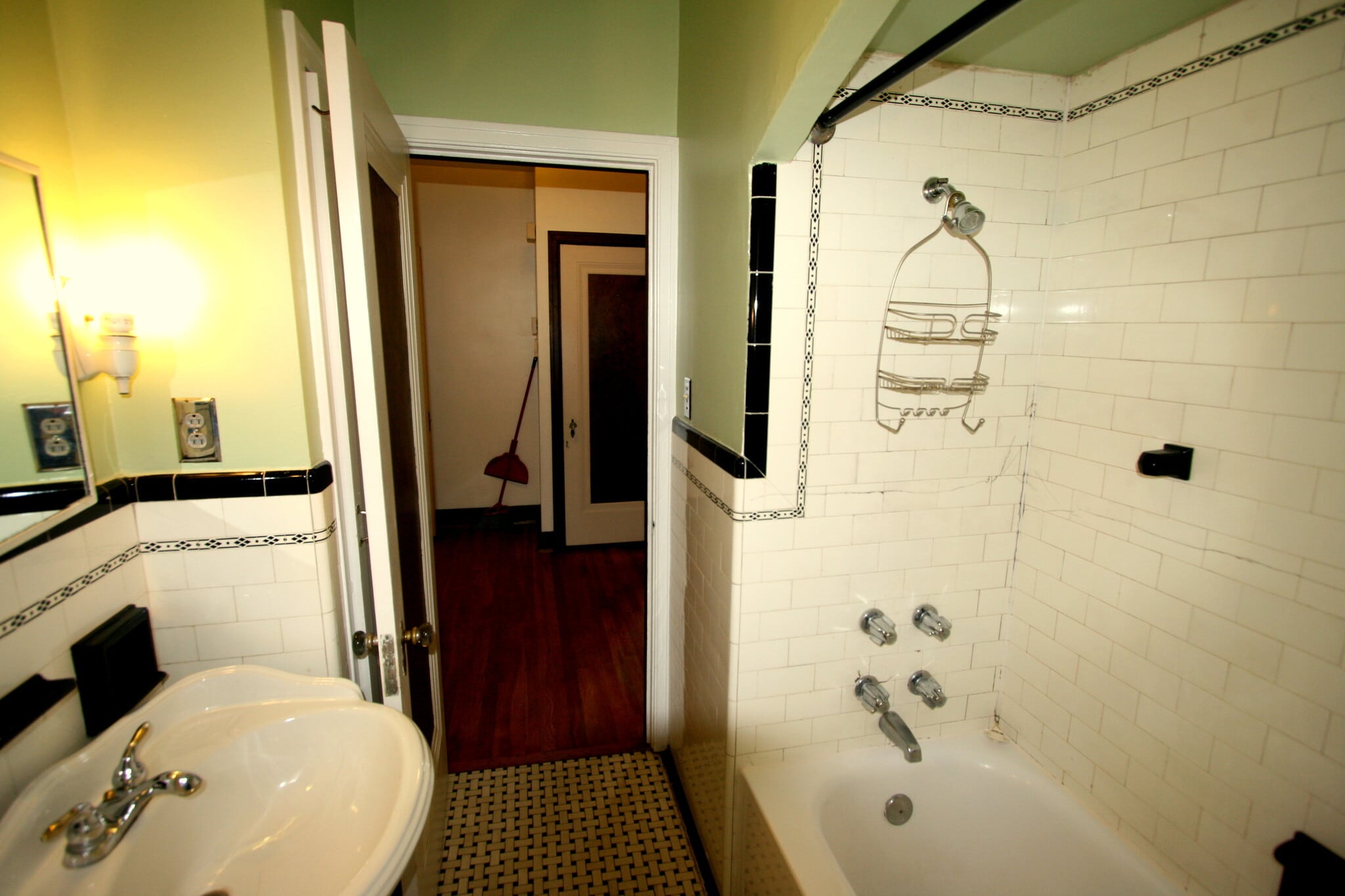 Bathroom - 328 S Aiken Ave