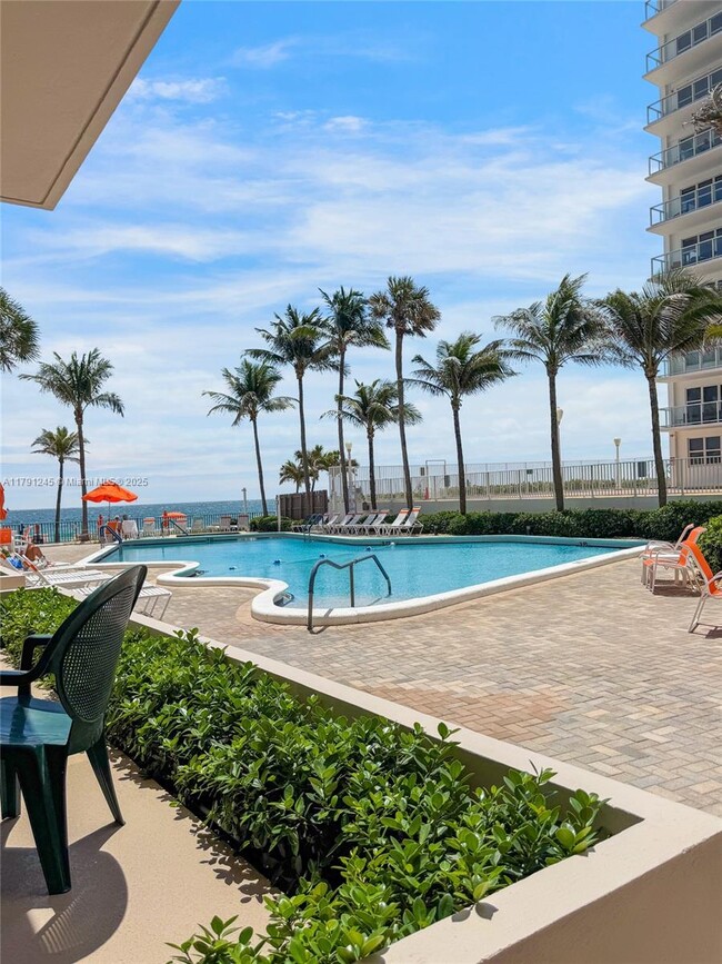 Building Photo - 3800 Galt Ocean Dr