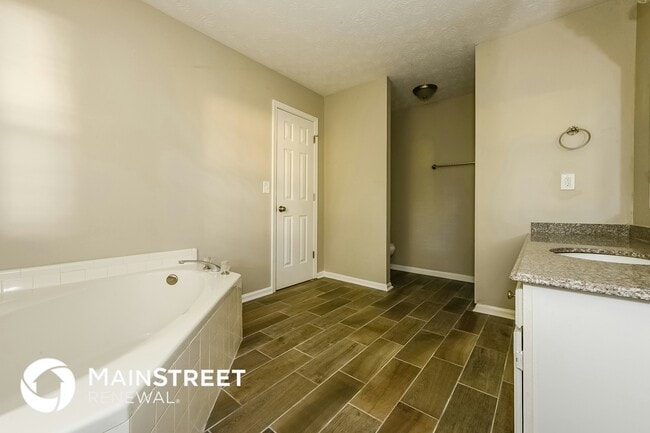 Building Photo - 861 Bristol Way