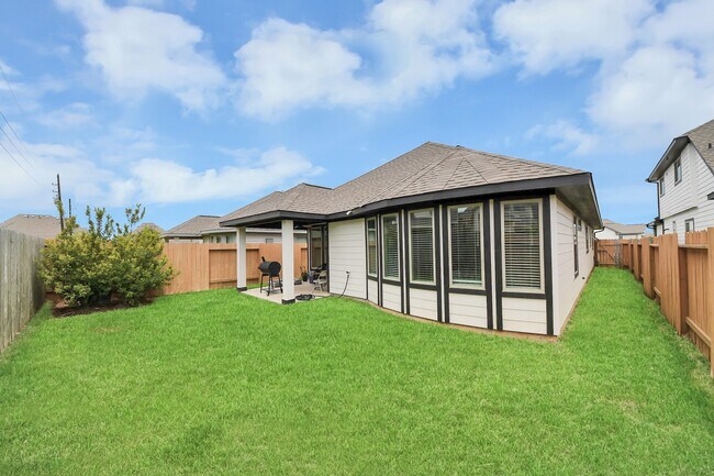 Building Photo - 20755 Sunseed Dr