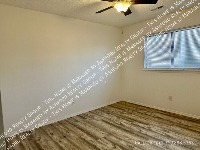 Building Photo - 1120 Yuma St