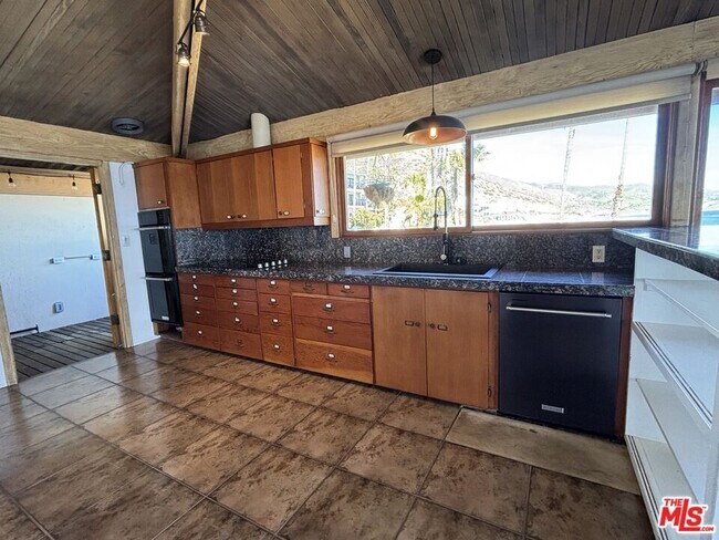 Building Photo - 26636 Latigo Shore Dr