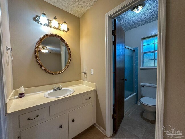 Building Photo - 3660 Buford Cir