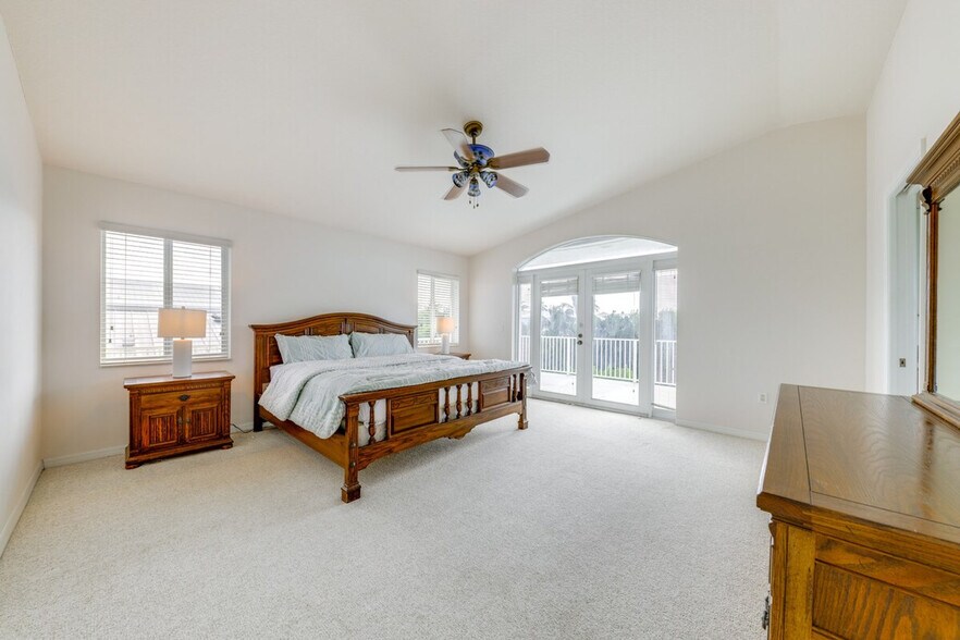 Building Photo - 247 Apache St