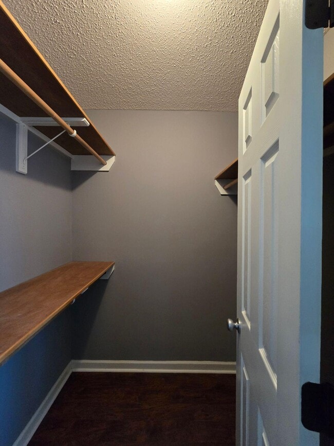 Building Photo - 901 Tristan St