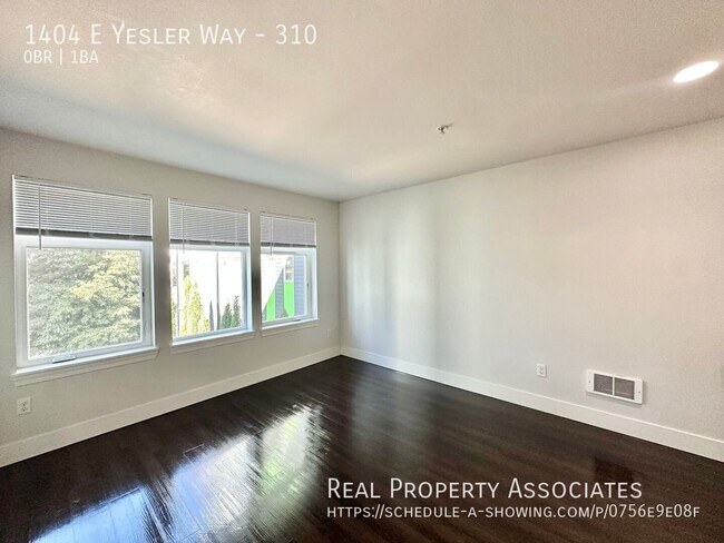 Building Photo - 1404 E Yesler Wy