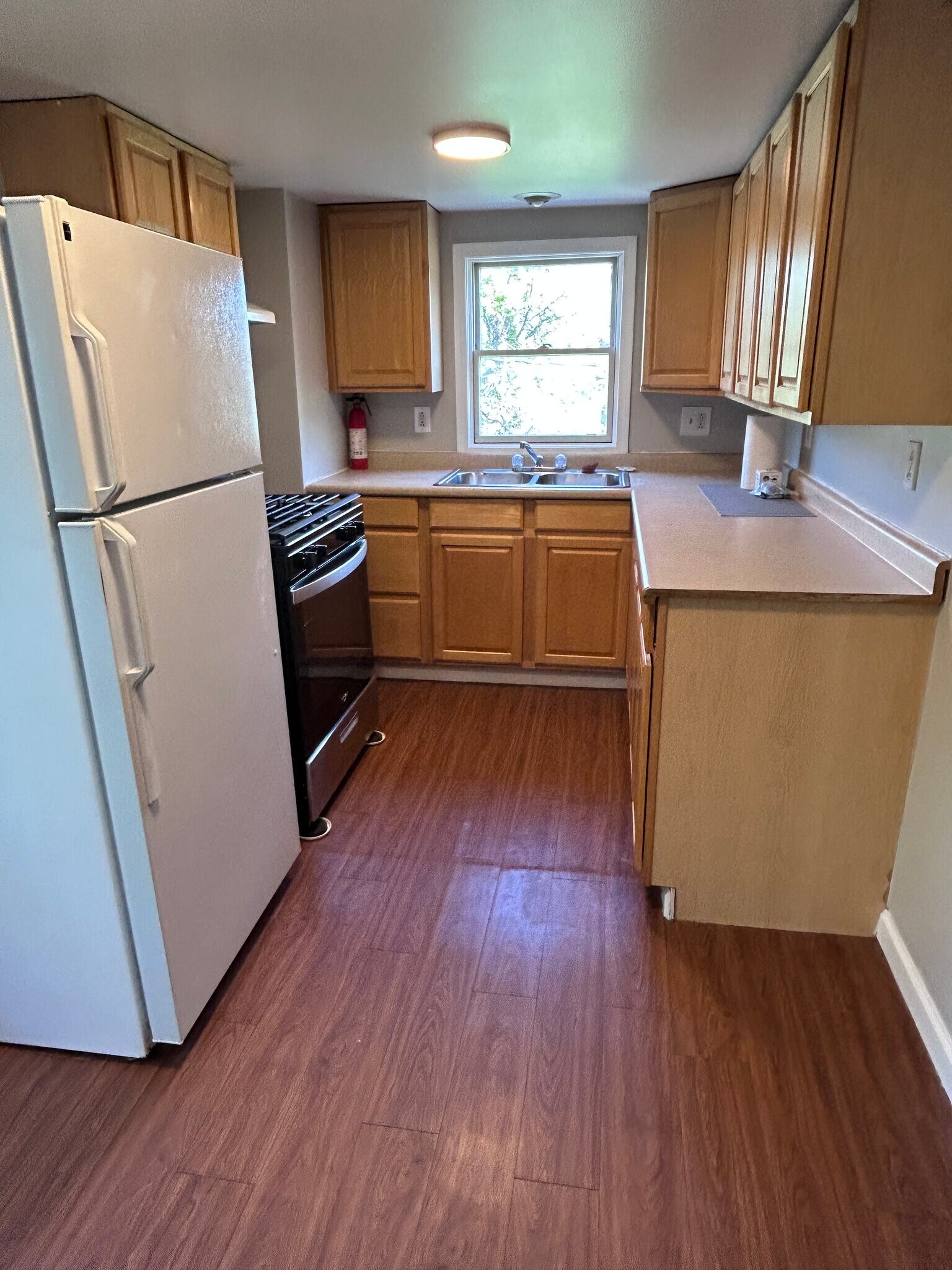 Building Photo - 351 Sunset Dr