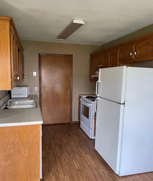 Building Photo - 4115 S Parkhill Ct