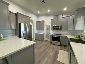 Building Photo - 9875 Magnolia Ave