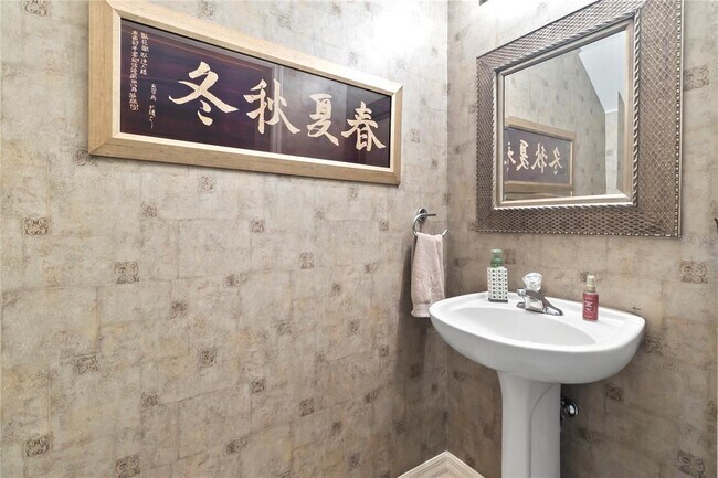 Building Photo - 1331 Jonah Dr