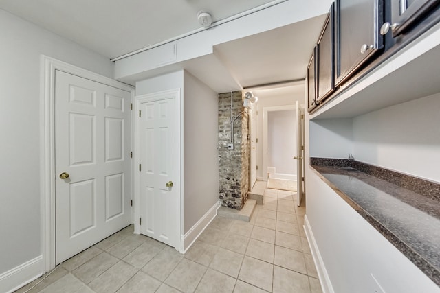 Building Photo - 320 W Evergreen Ave