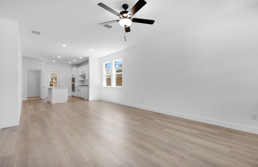 Building Photo - 1108 Broomsedge Mews